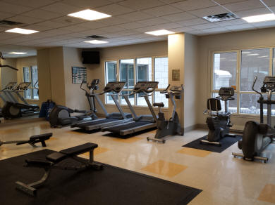 Gym at 1200 Ouest building