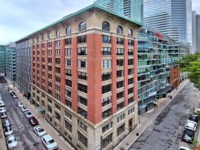 Unit 454 de la Gauchetiere NY style lofts in Downtown Montreal